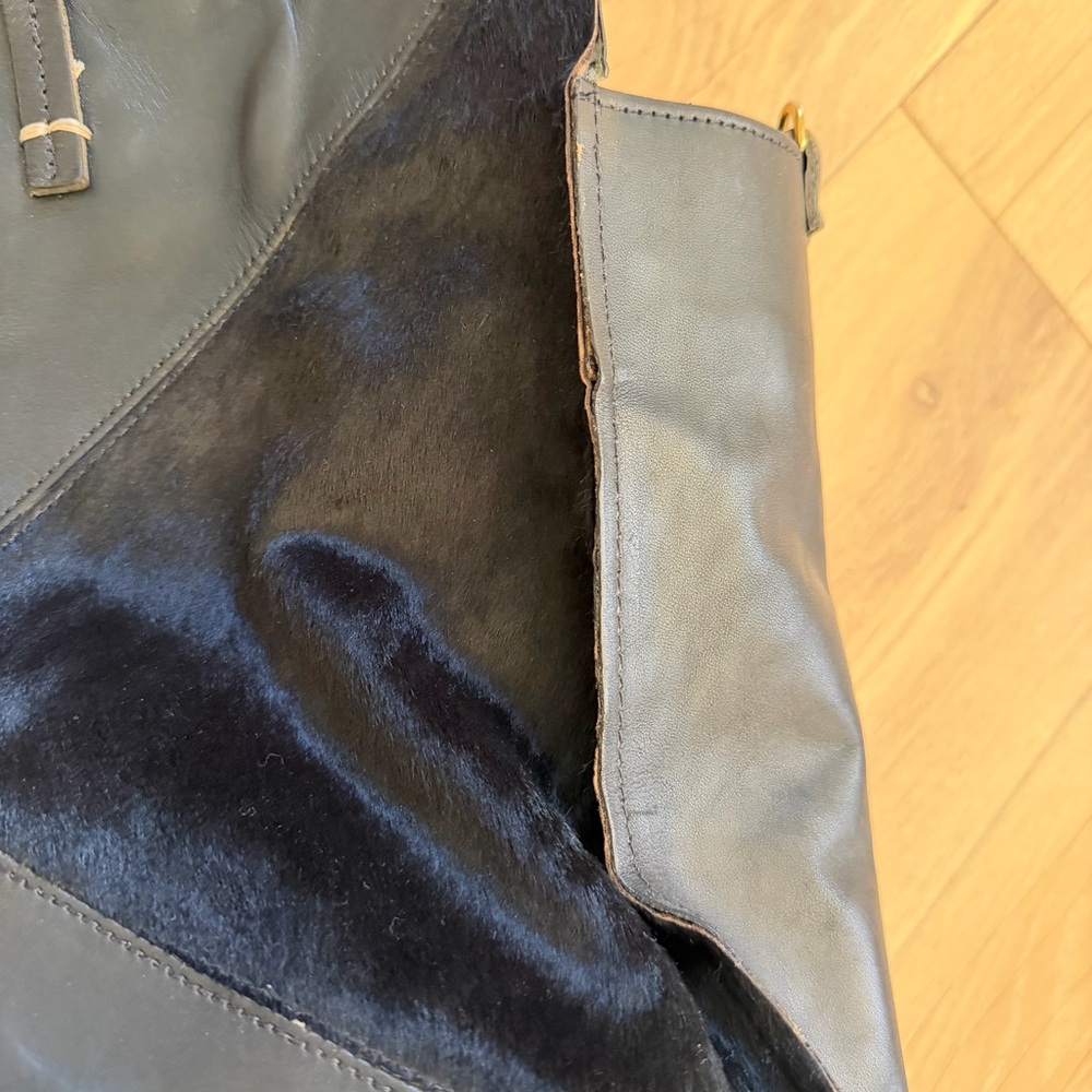 Clare V. Simple Tote in Black Leather and Faux Fur - Picture 5 of 9